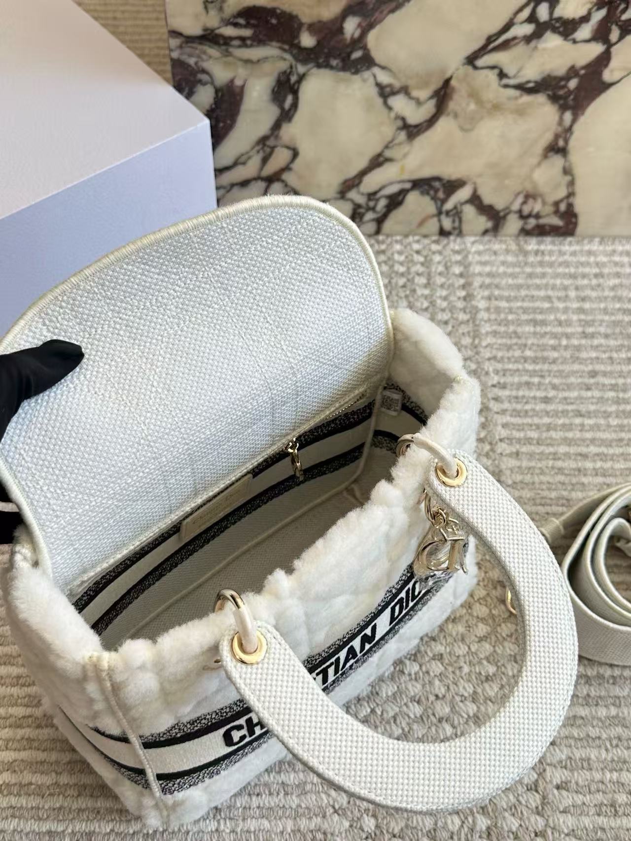 DI0R 刺繍ウールトートバッグ【50％割引+送料無料】