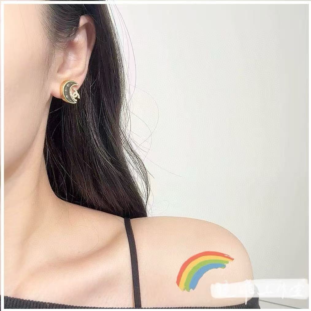 CHANE1 ダブルC ダイヤモンド エナメル ムーン イヤリング【50％割引+送料無料】