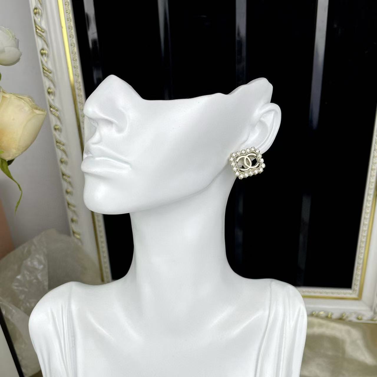 CHANE1 スクエア ダブルC ダイヤモンド イヤリング【50％割引+送料無料】