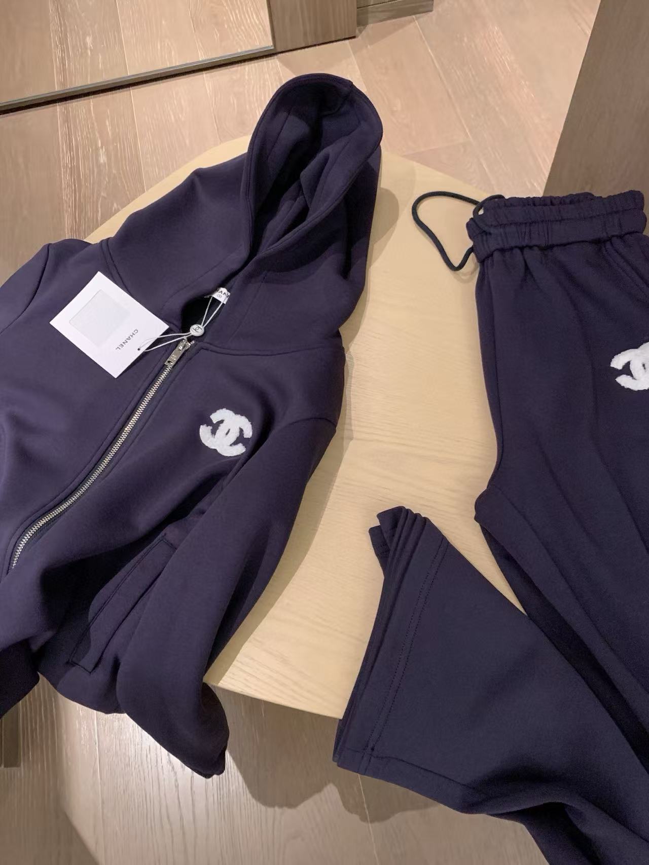 CHANE1 ダブルC フード付きフリース スウェットシャツ + パンツ ツーピースセット【50％割引+送料無料】