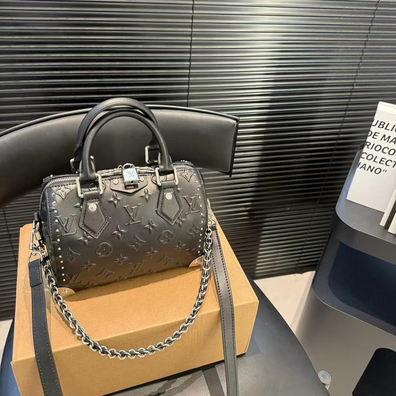 LVチェーンプリントハンドバッグ【50％割引+送料無料】