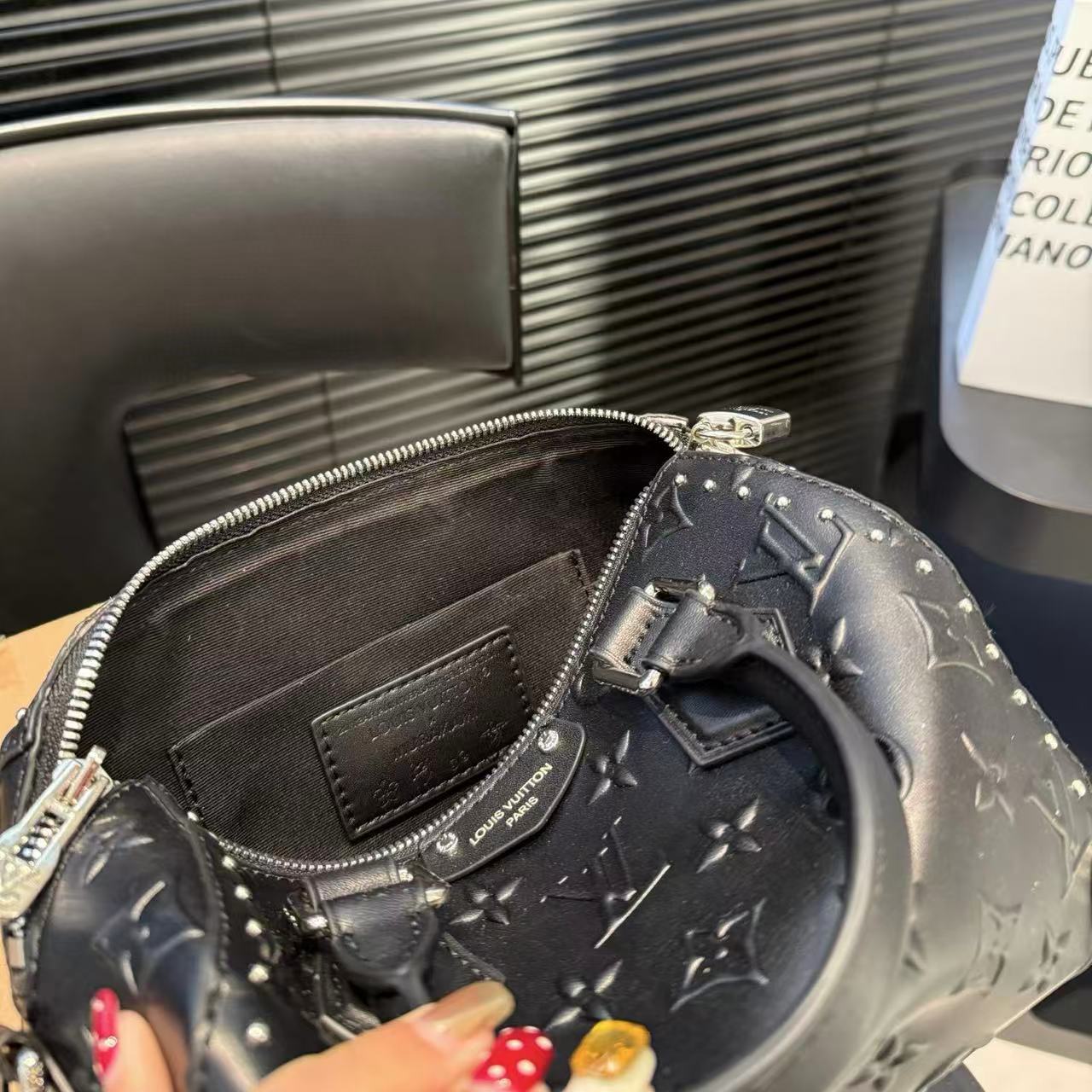 LVチェーンプリントハンドバッグ【50％割引+送料無料】