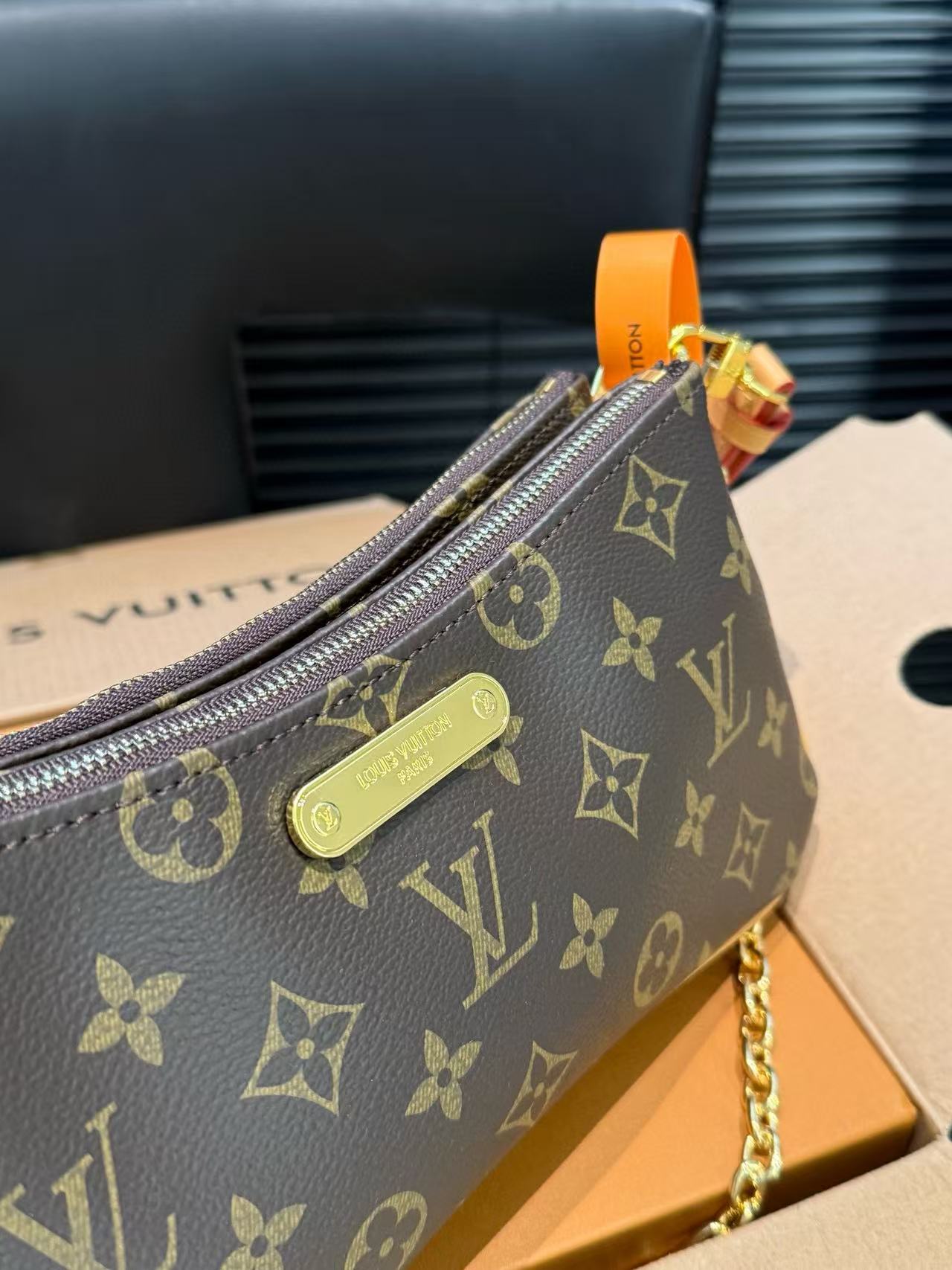 LVチェーンアンダーアームバッグ【50％割引+送料無料】