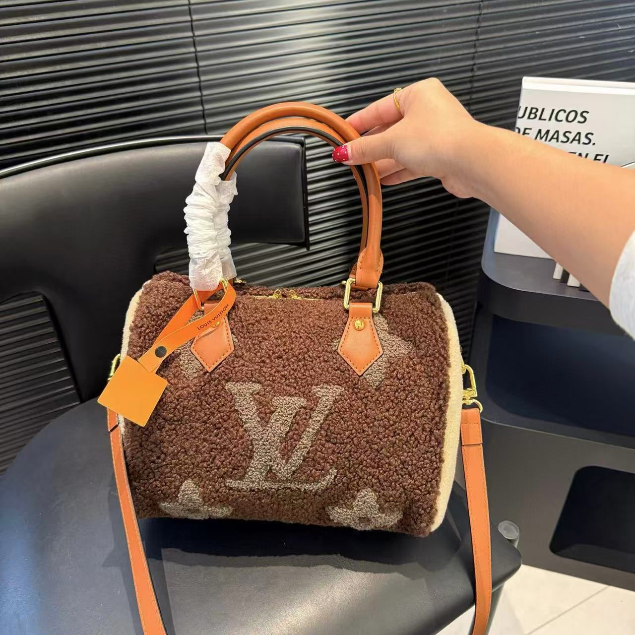 LVラムウールハンドバッグ【50％割引+送料無料】