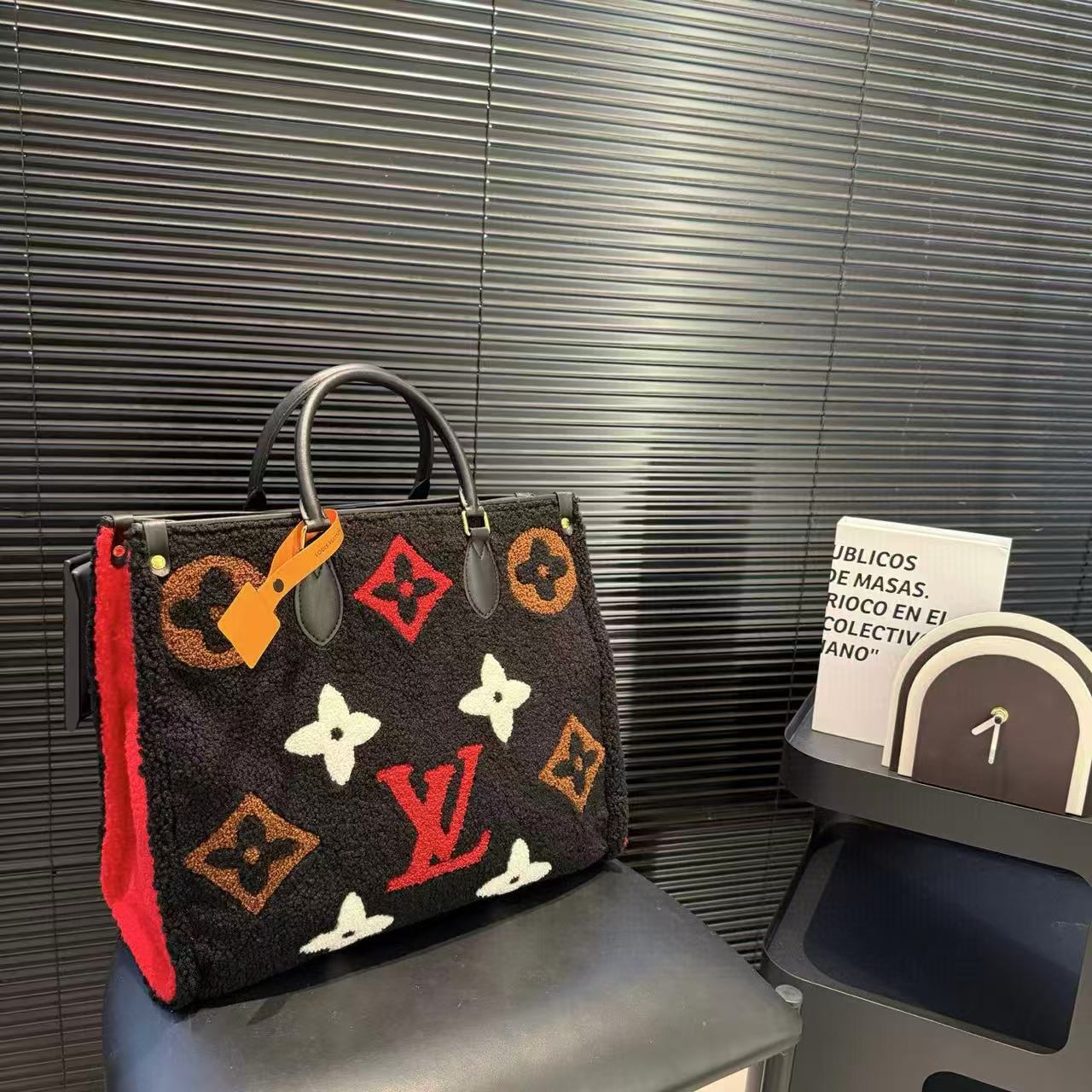 LVラムウールプリントハンドバッグ【50％割引+送料無料】