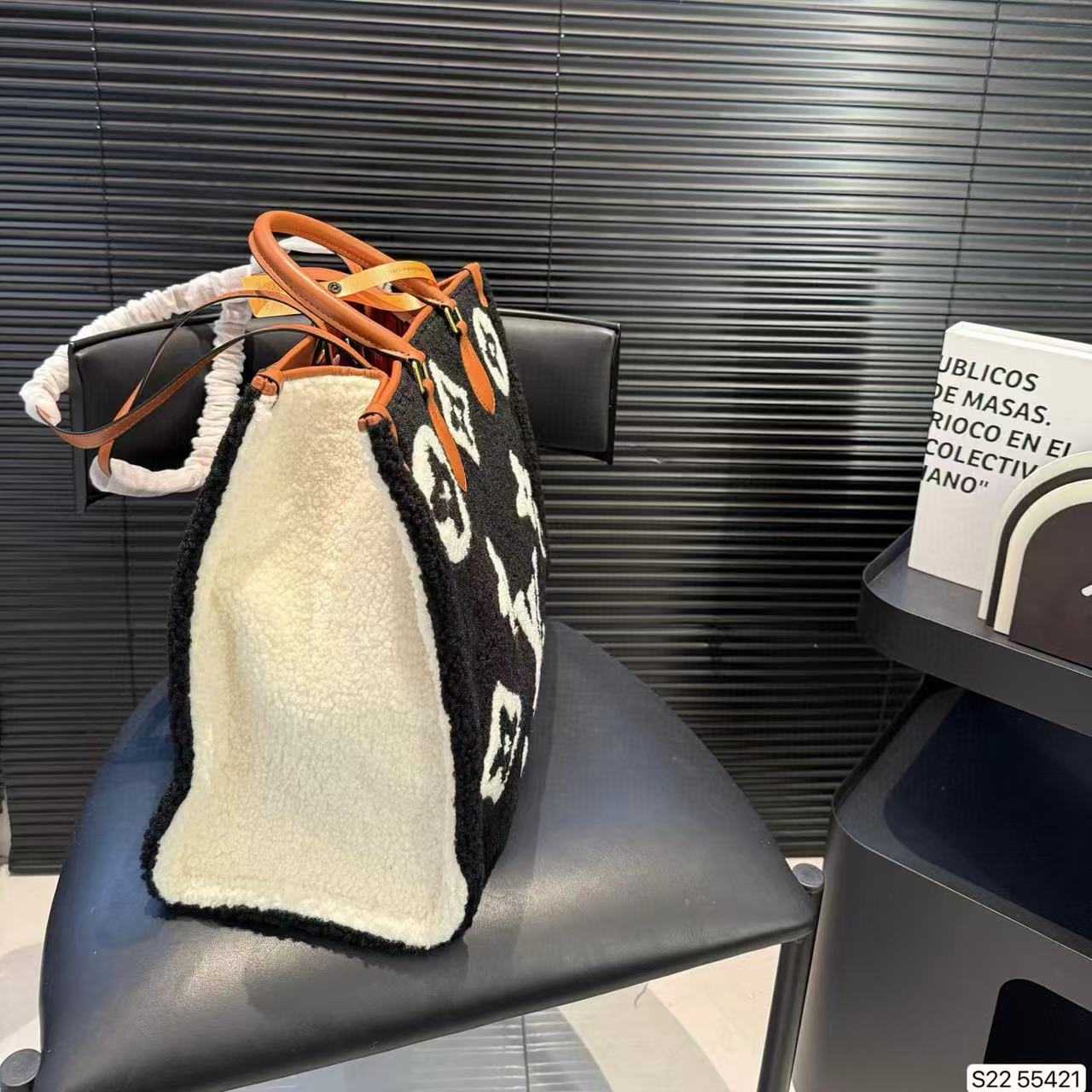 LVラムウールプリントハンドバッグ【50％割引+送料無料】