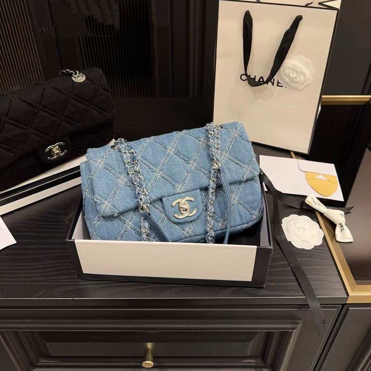 CHANE1 デニムチェーンショルダーバッグ【50％割引+送料無料】