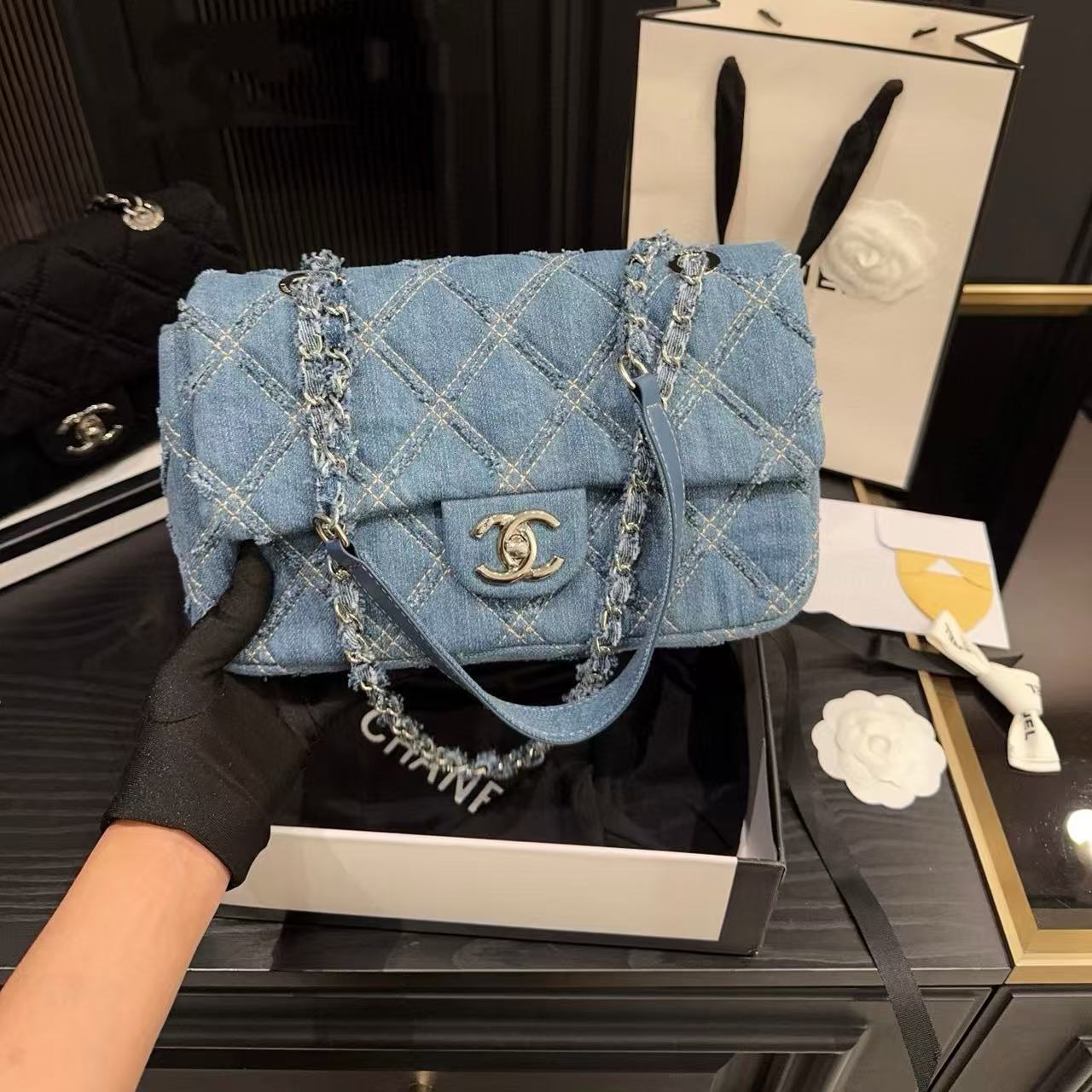 CHANE1 デニムチェーンショルダーバッグ【50％割引+送料無料】