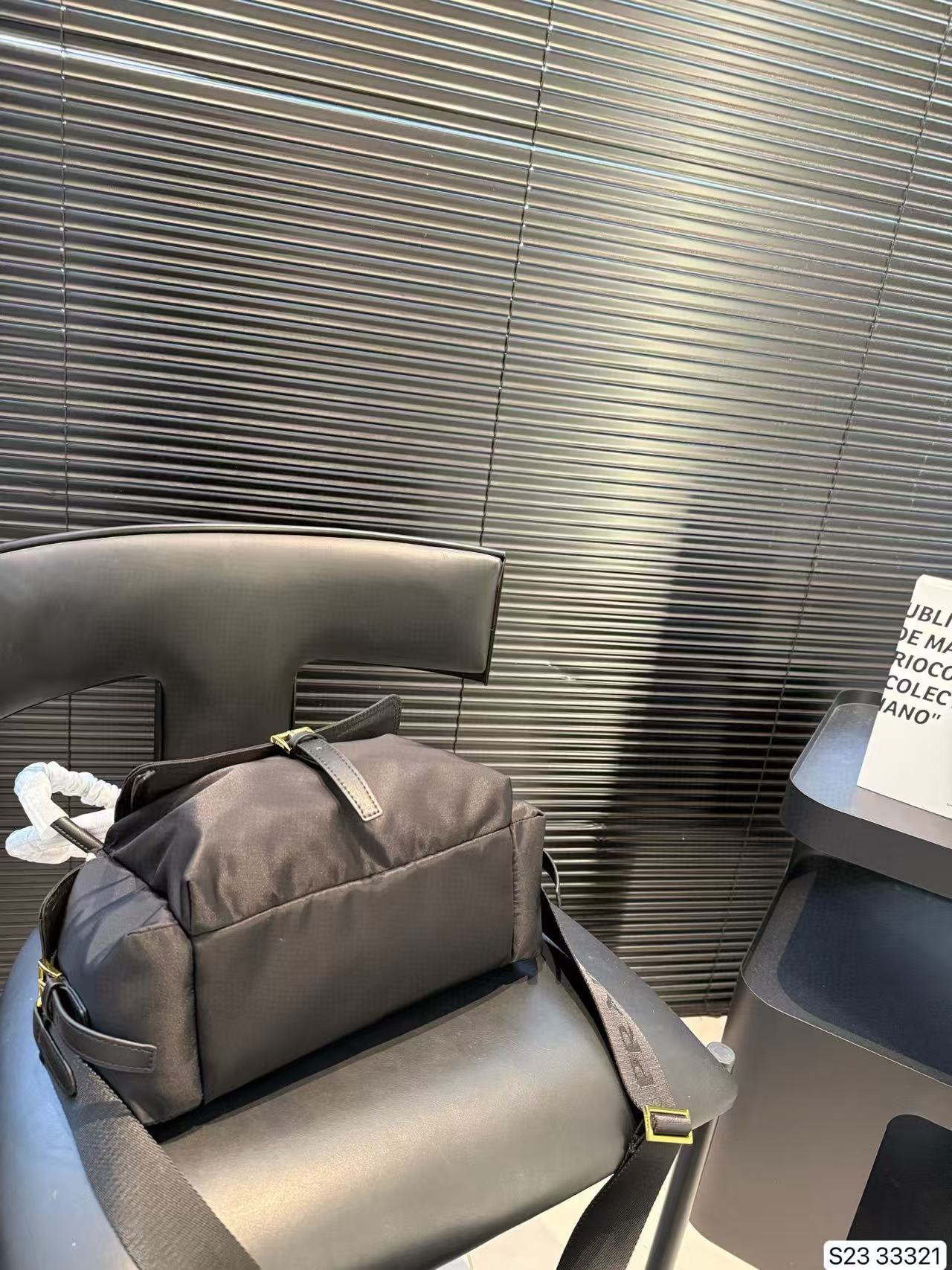 PR4DA ナイロンカメラバッグ【50％割引+送料無料】