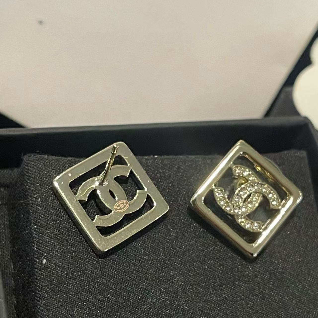 CHANE1 ダブルC ダイヤモンドスタッズ スクエアスタッドピアス【50％割引+送料無料】