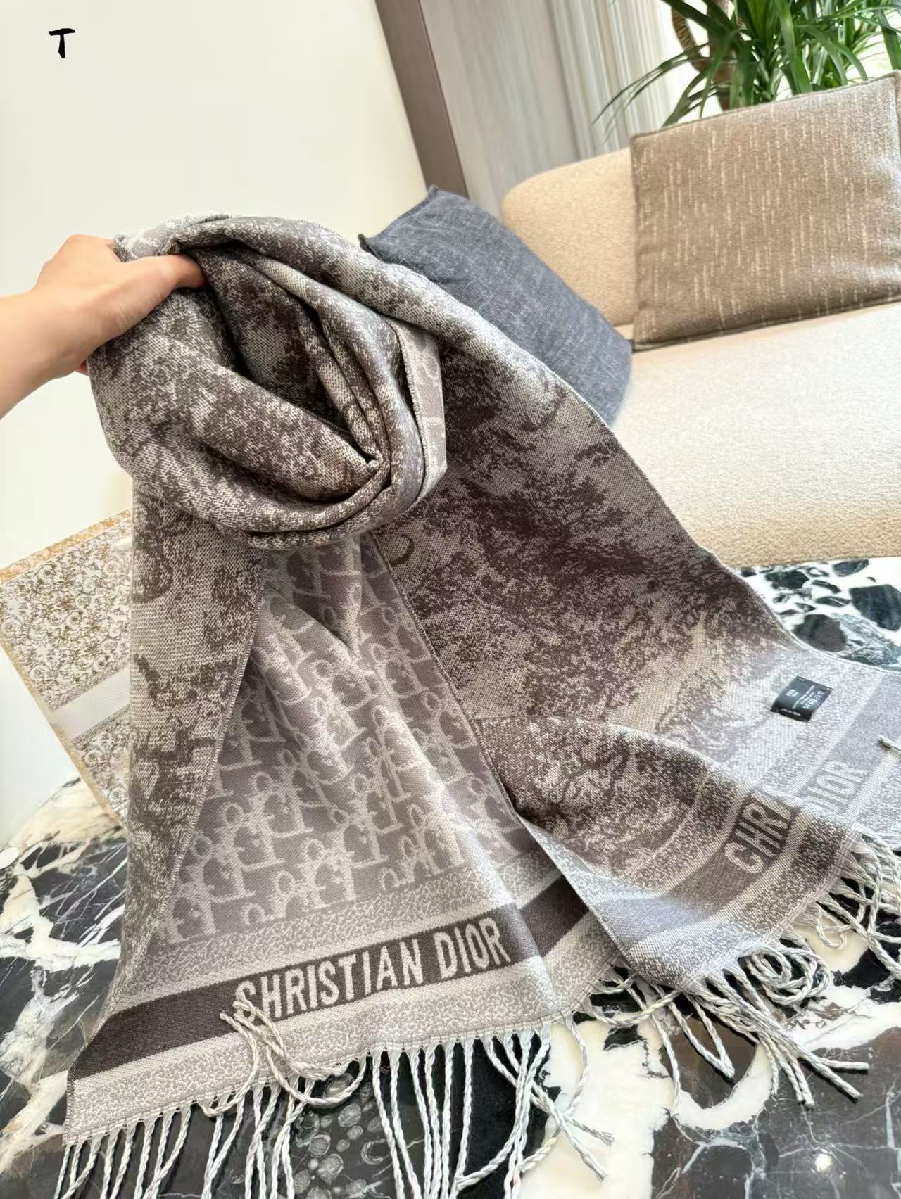 CHANE1 プリントタッセルカシミアスカーフ【50％割引+送料無料】