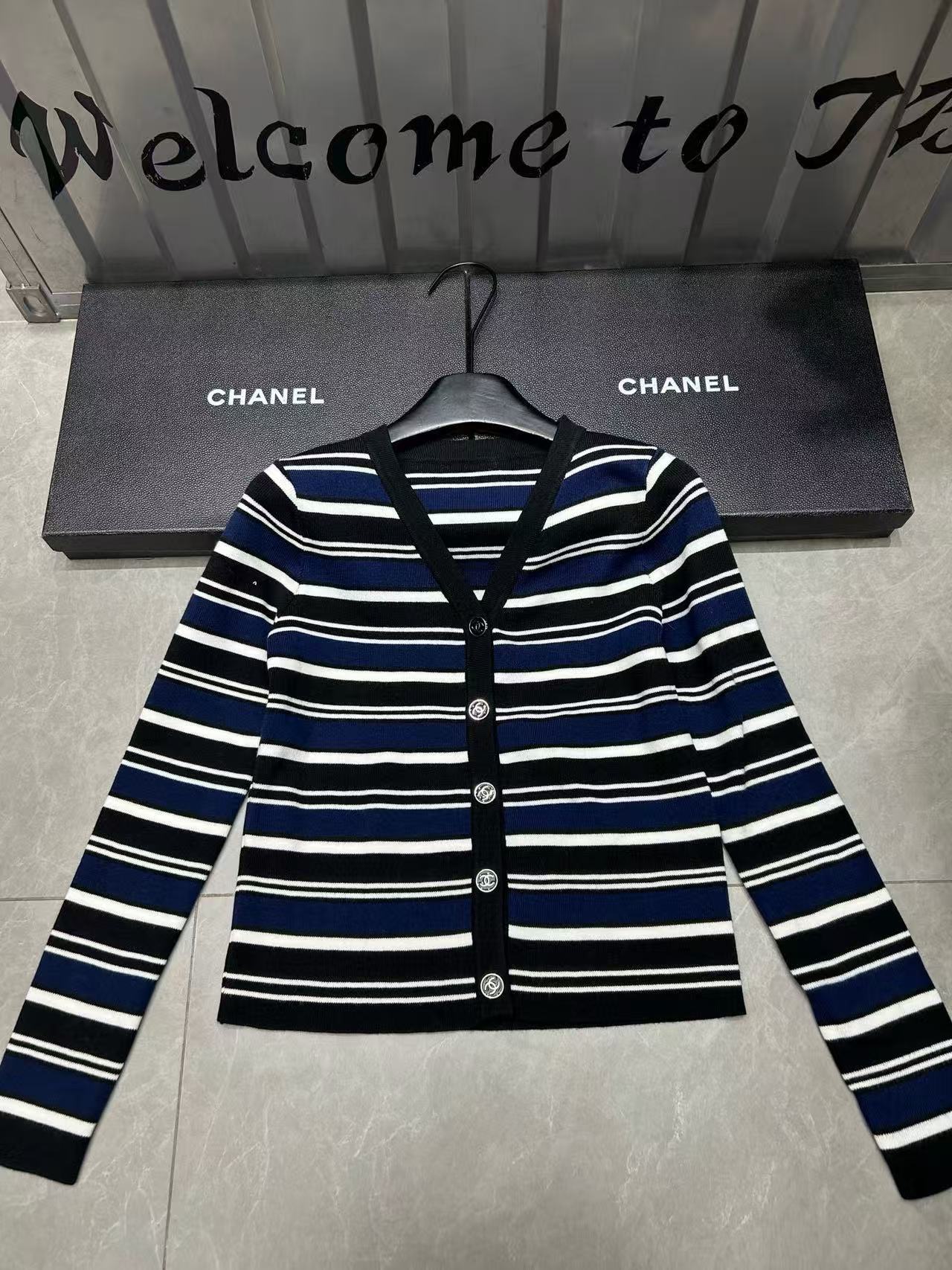 CHANE1 ストライプVネックウールカーディガン【50％割引+送料無料】