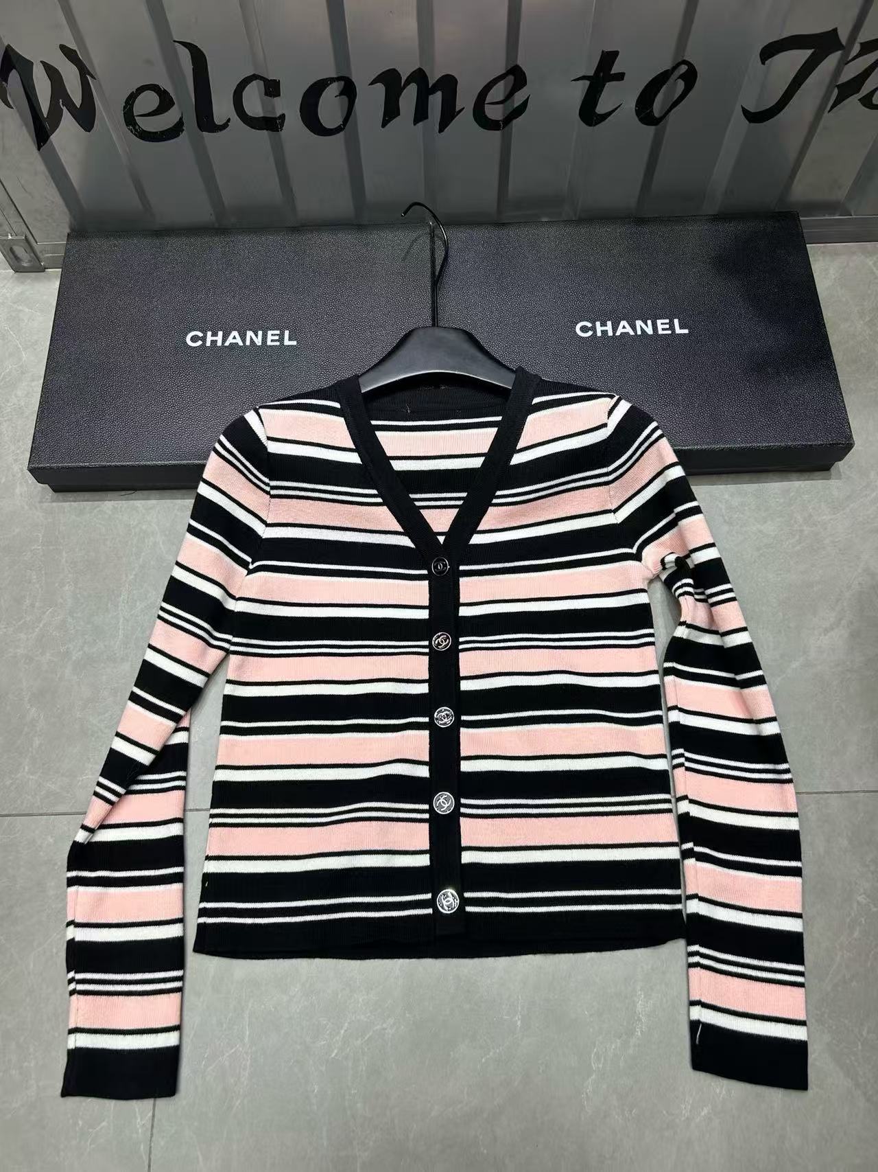 CHANE1 ストライプVネックウールカーディガン【50％割引+送料無料】