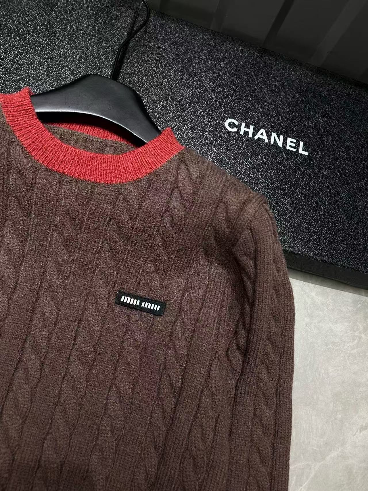 M1UM1U カラーブロックケーブルニットセーター【50％割引+送料無料】