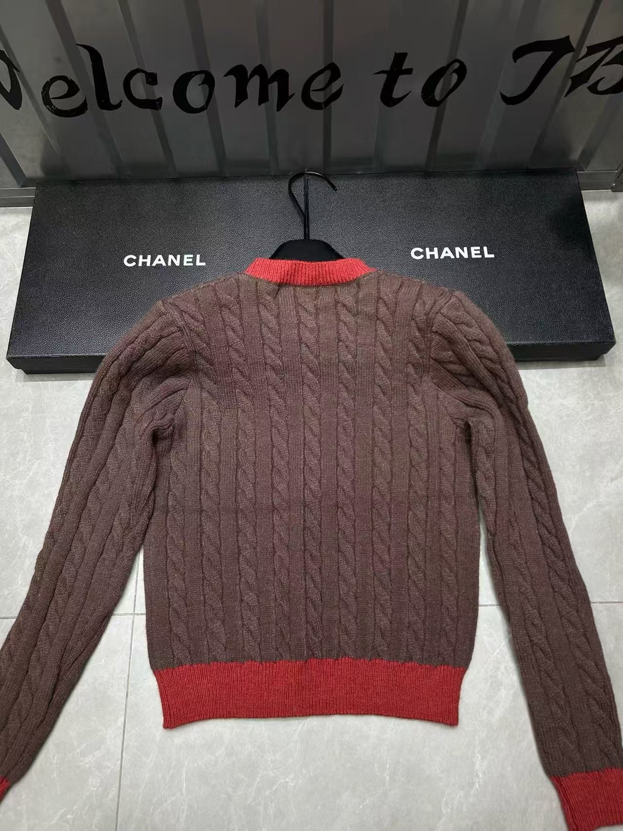 M1UM1U カラーブロックケーブルニットセーター【50％割引+送料無料】