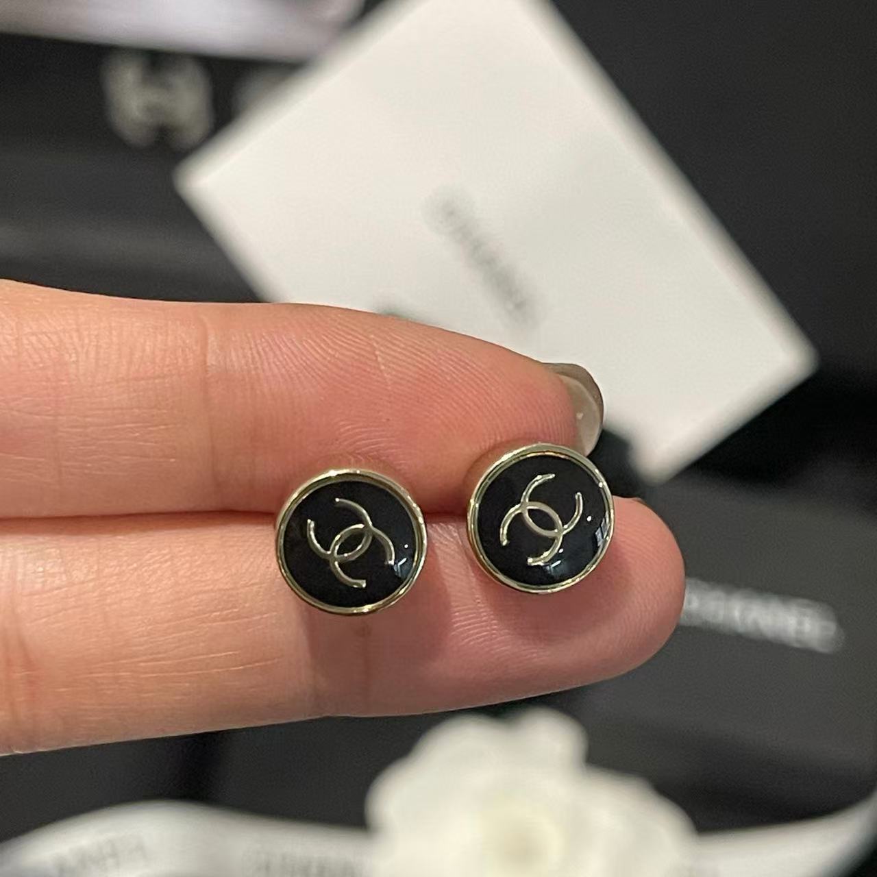 CHANE1ダブルCラウンドスタッドイヤリング【50％割引+送料無料】