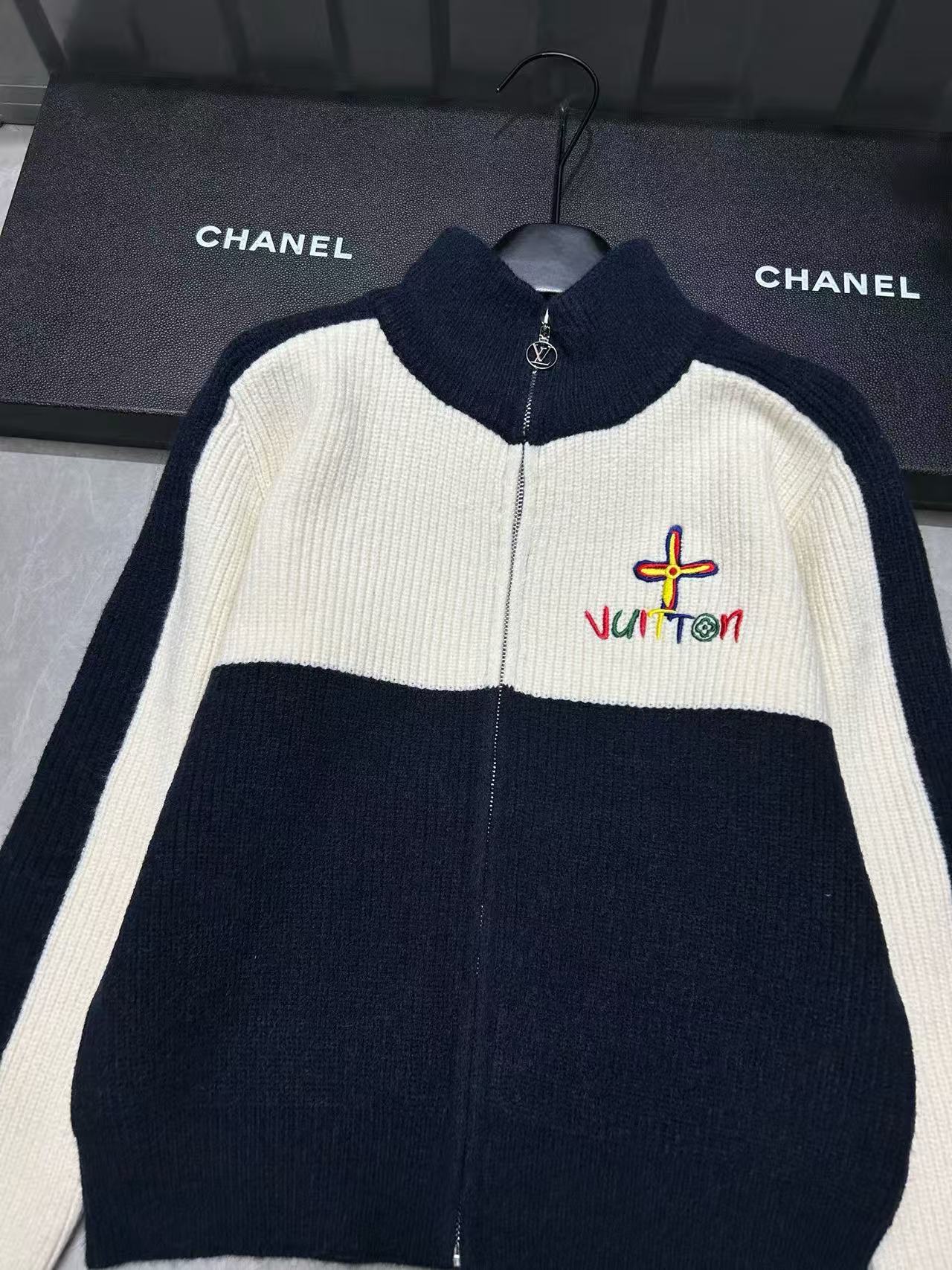 LVジッパー刺繍レターカーディガン【50％割引+送料無料】