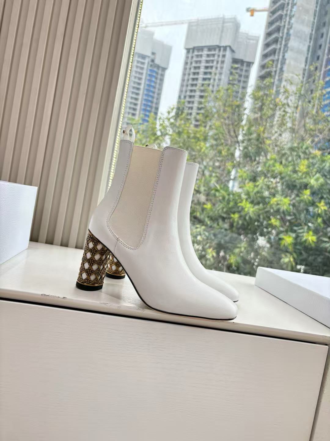 DIORの高品質ラウンドトゥ乗馬ブーツ【50％割引+送料無料】