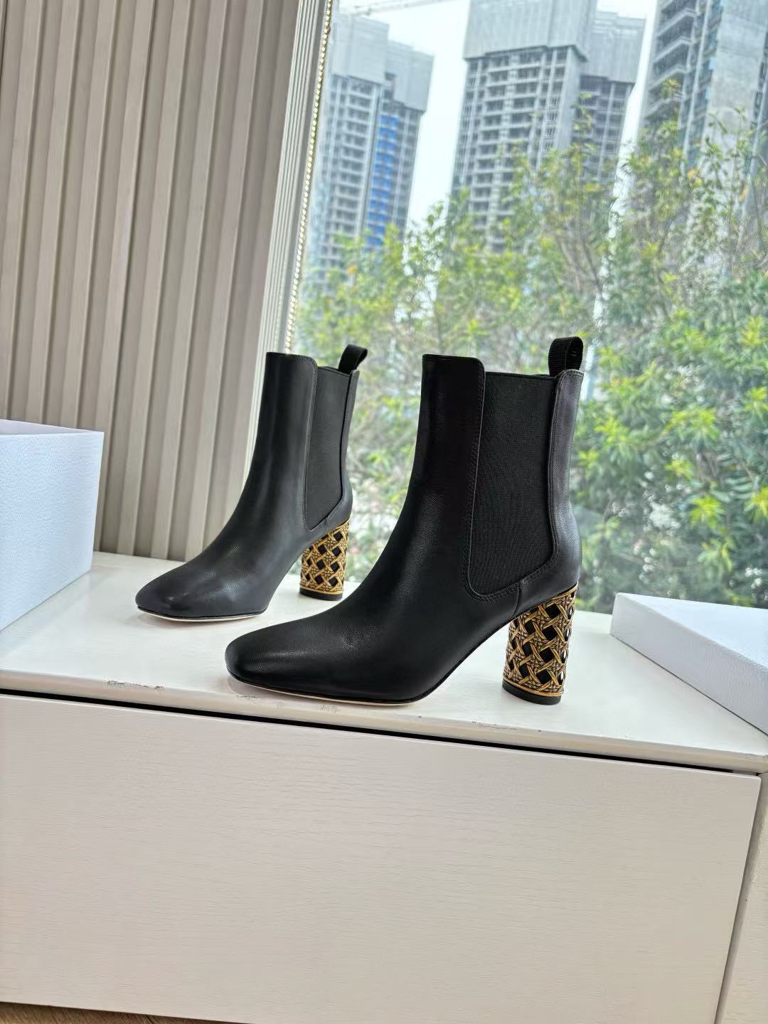 DIORの高品質ラウンドトゥ乗馬ブーツ【50％割引+送料無料】