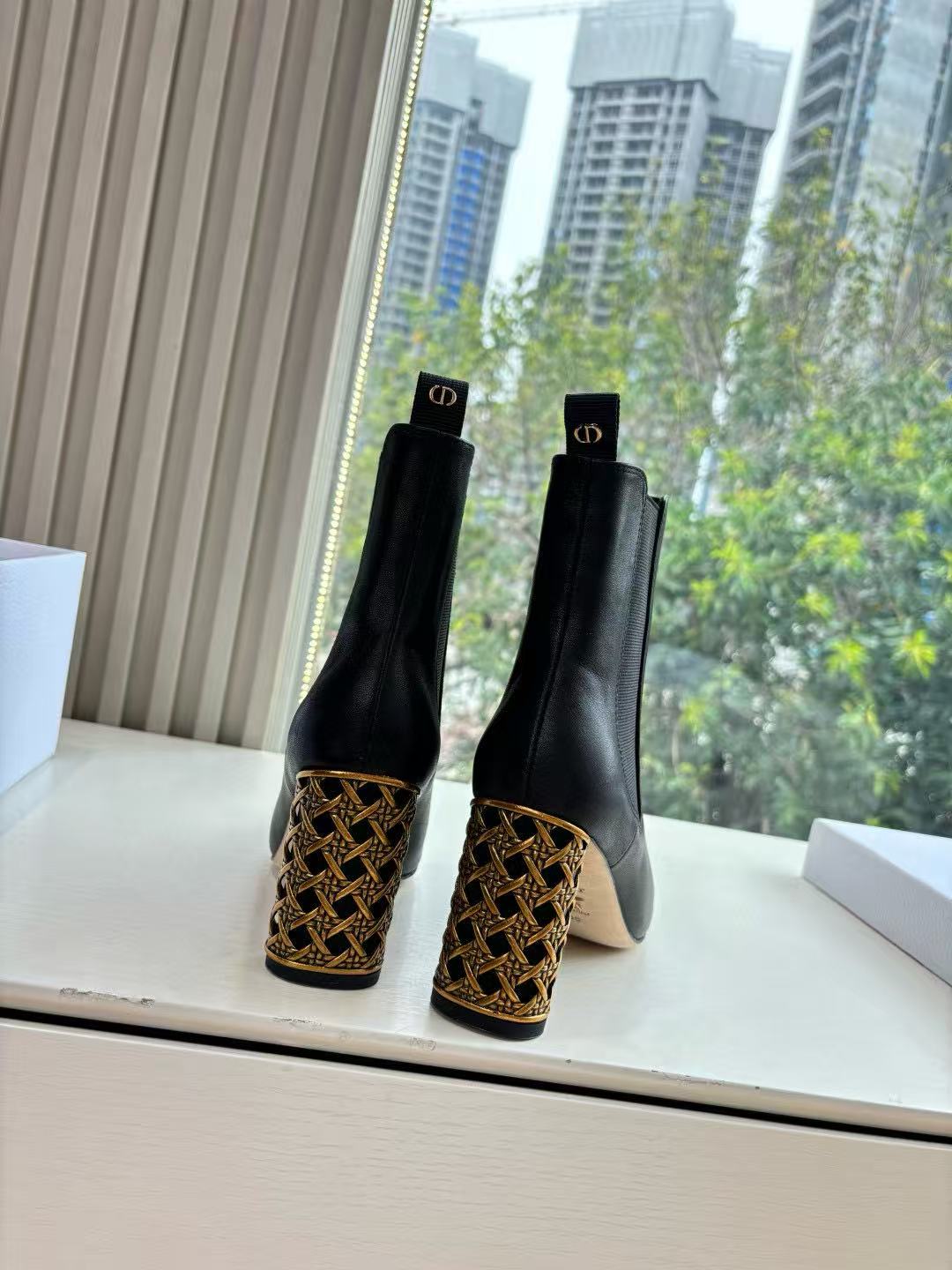 DIORの高品質ラウンドトゥ乗馬ブーツ【50％割引+送料無料】