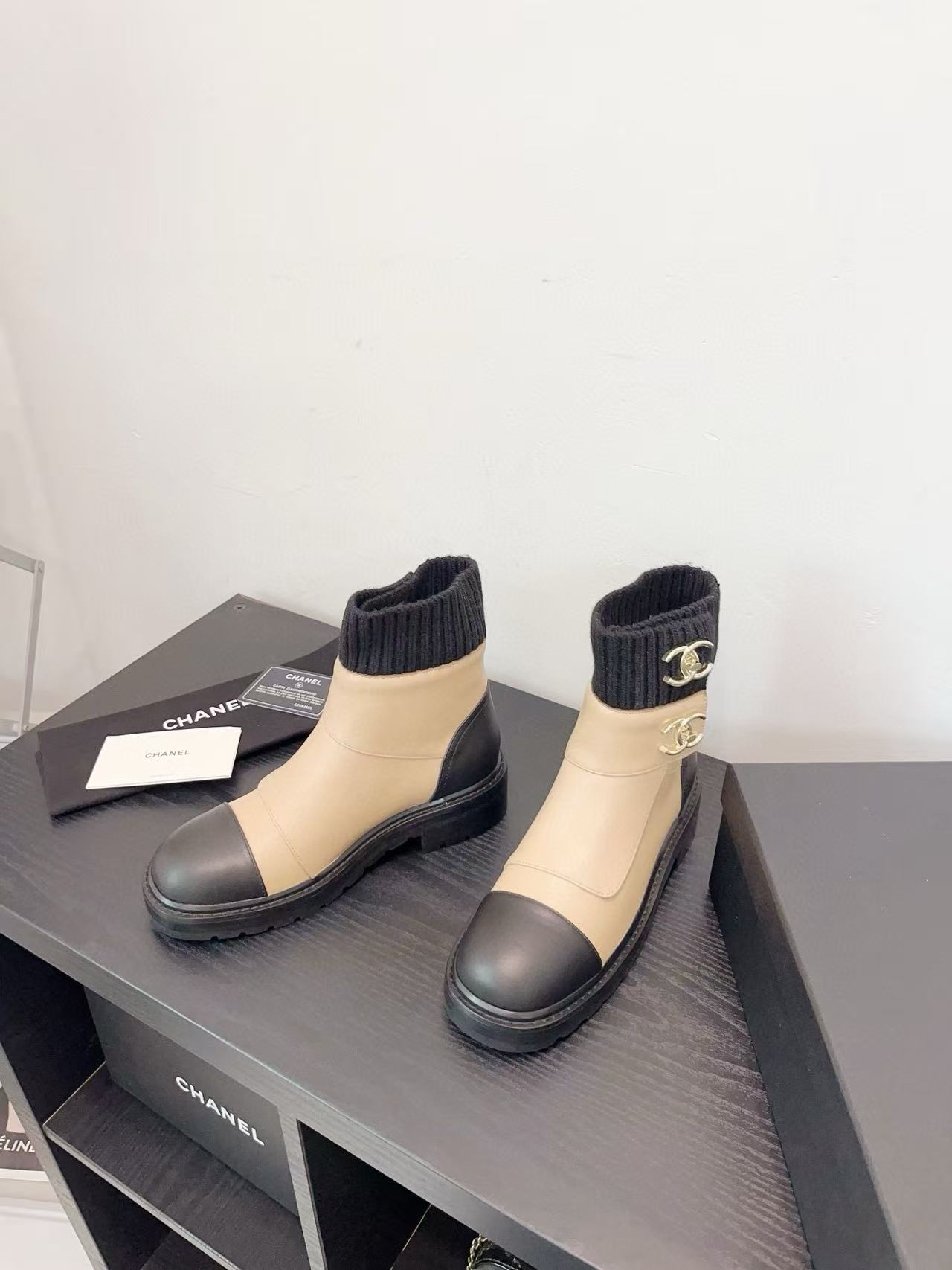 CHANE1 高品質ダブルCレザーアンクルブーツ【50％割引+送料無料】