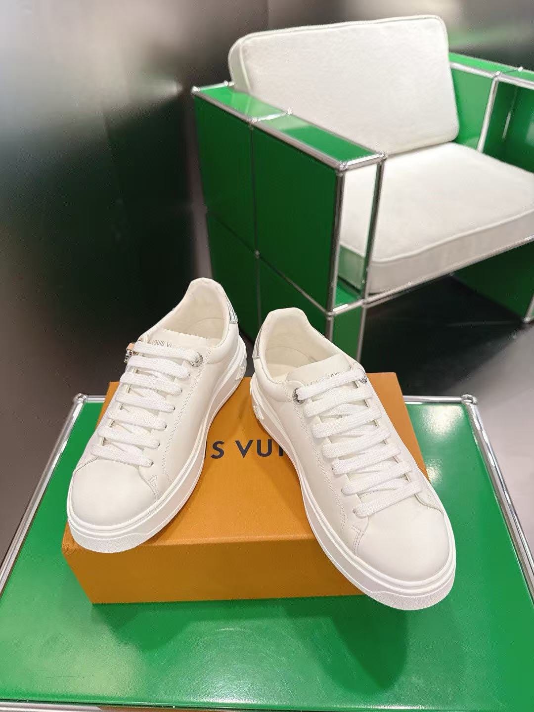 LV高品質のプリントホワイトスニーカー【50％割引+送料無料】