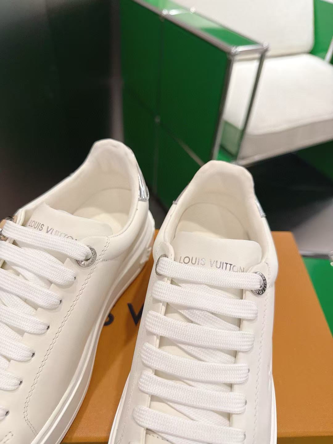 LV高品質のプリントホワイトスニーカー【50％割引+送料無料】