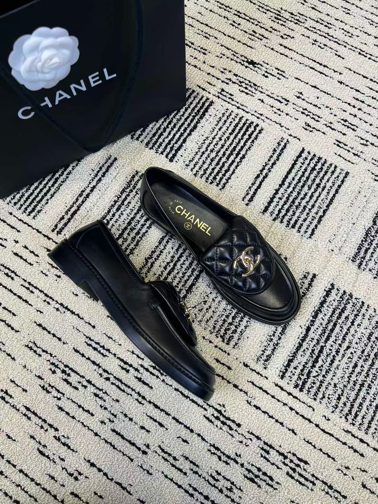 CHANE1高品質の牛革フラットシューズ【50％割引+送料無料】