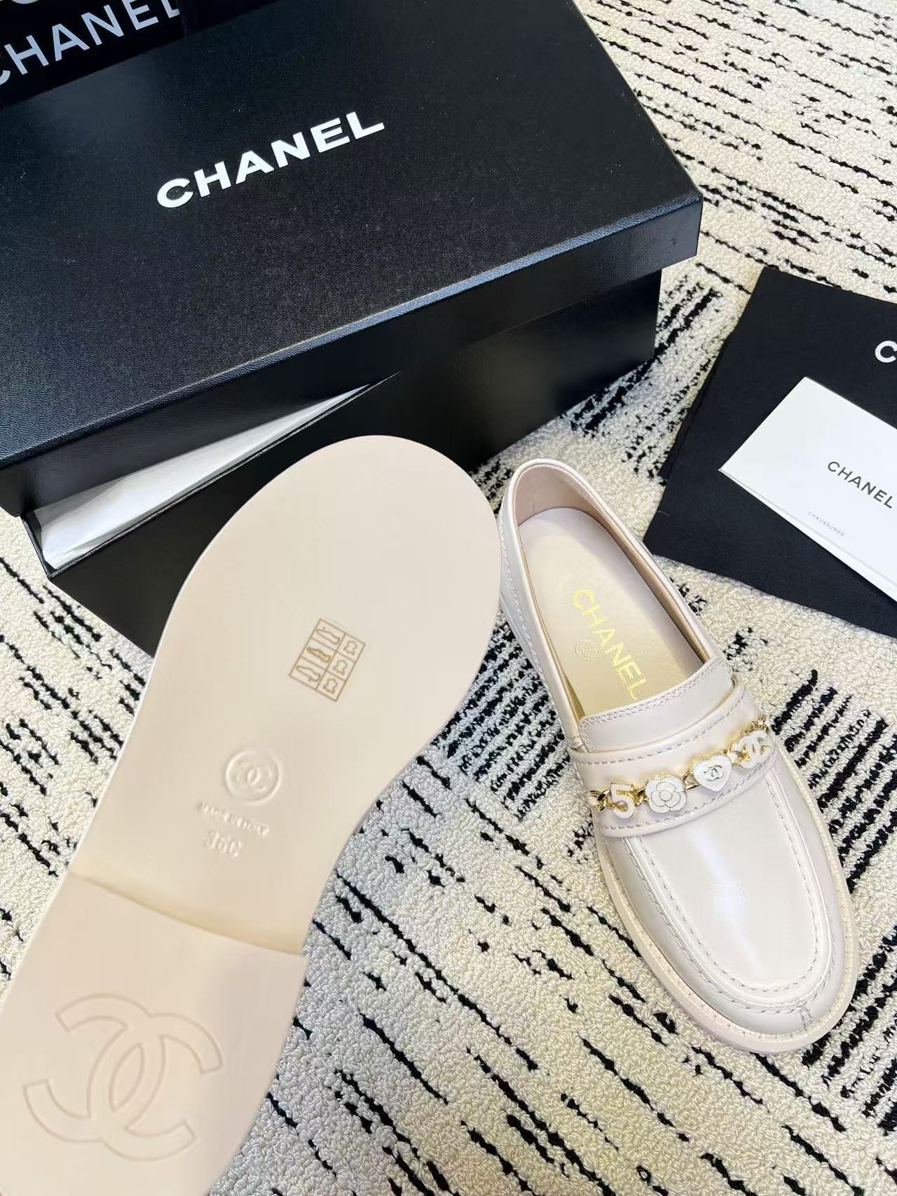 CHANE1 上質なカメリアハート型レザーローファー【50％割引+送料無料】