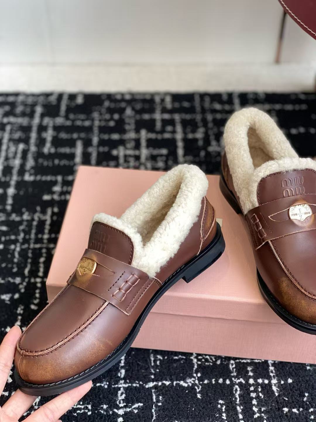 M1UM1U 高品質ウールローファー【50％割引+送料無料】