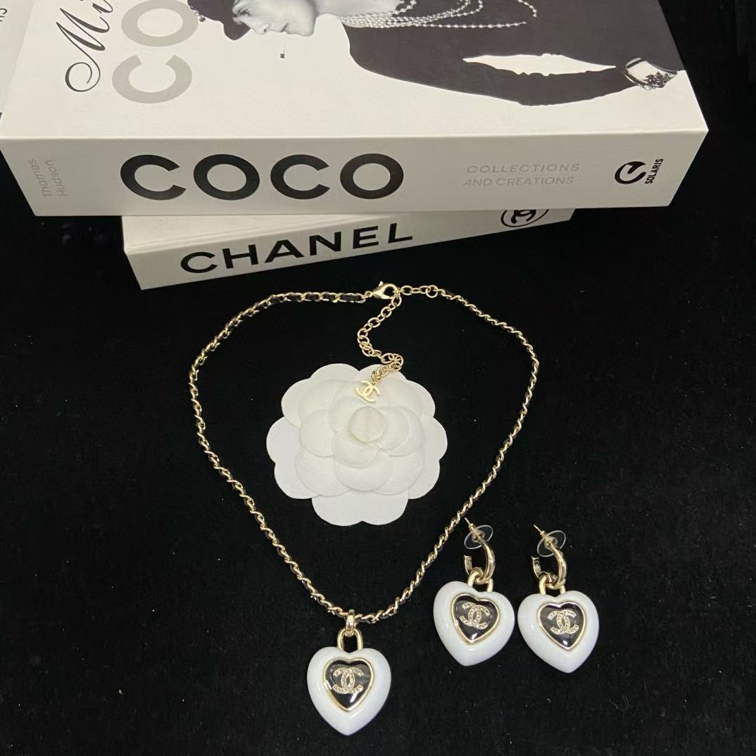 CHANE1 ハート ダブルC イヤリング + ネックレス 2点セット【50％割引+送料無料】
