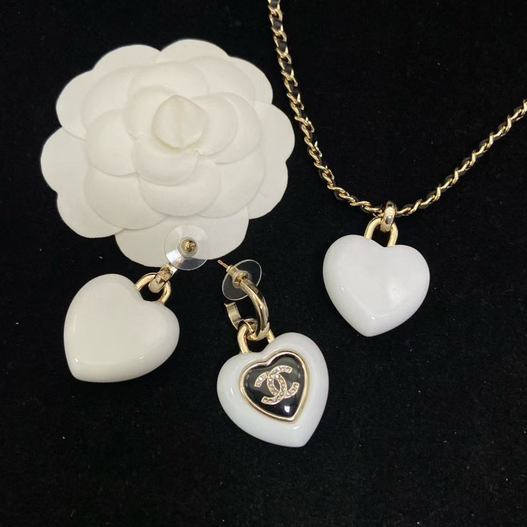 CHANE1 ハート ダブルC イヤリング + ネックレス 2点セット【50％割引+送料無料】