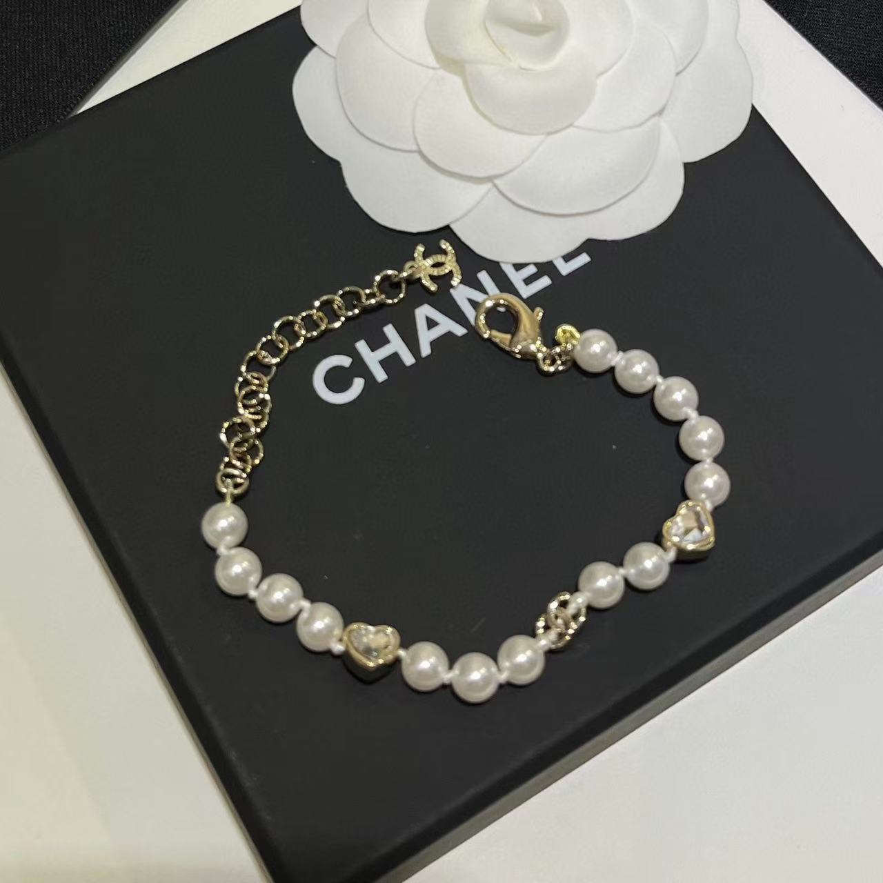 CHANE1 ダブルC ハート パール ブレスレット【50％割引+送料無料】