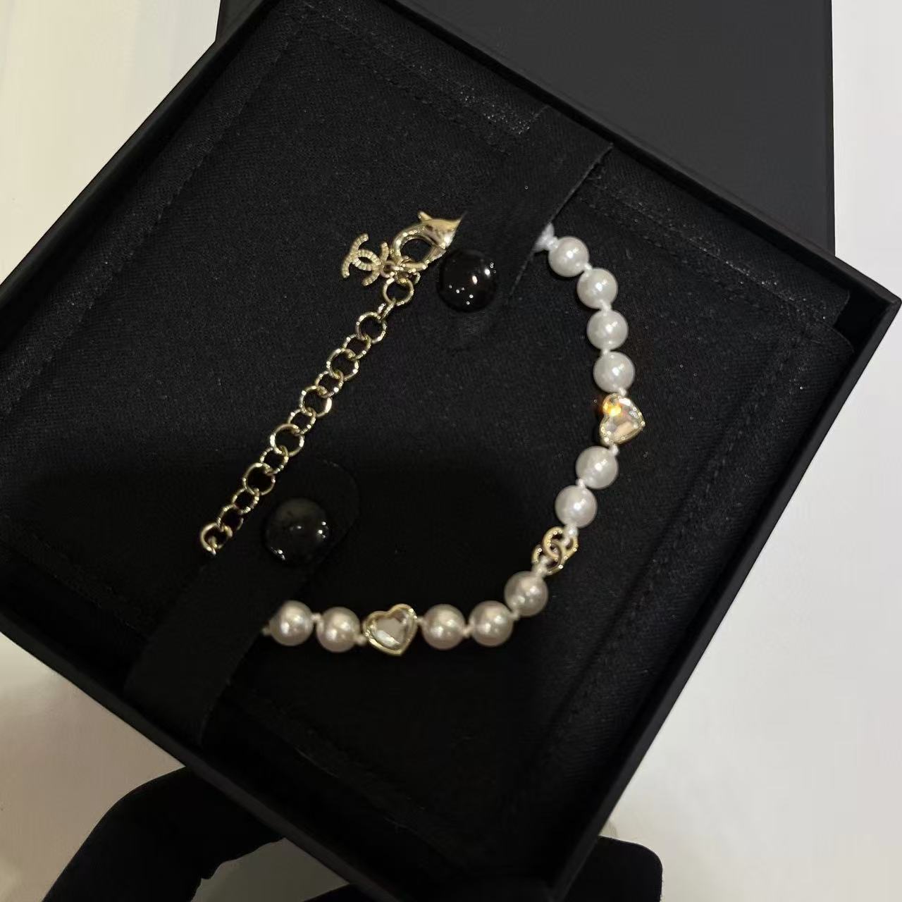 CHANE1 ダブルC ハート パール ブレスレット【50％割引+送料無料】