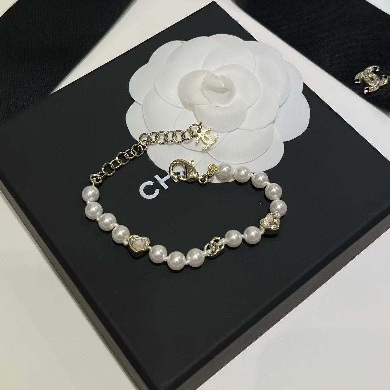 CHANE1 ダブルC ハート パール ブレスレット【50％割引+送料無料】