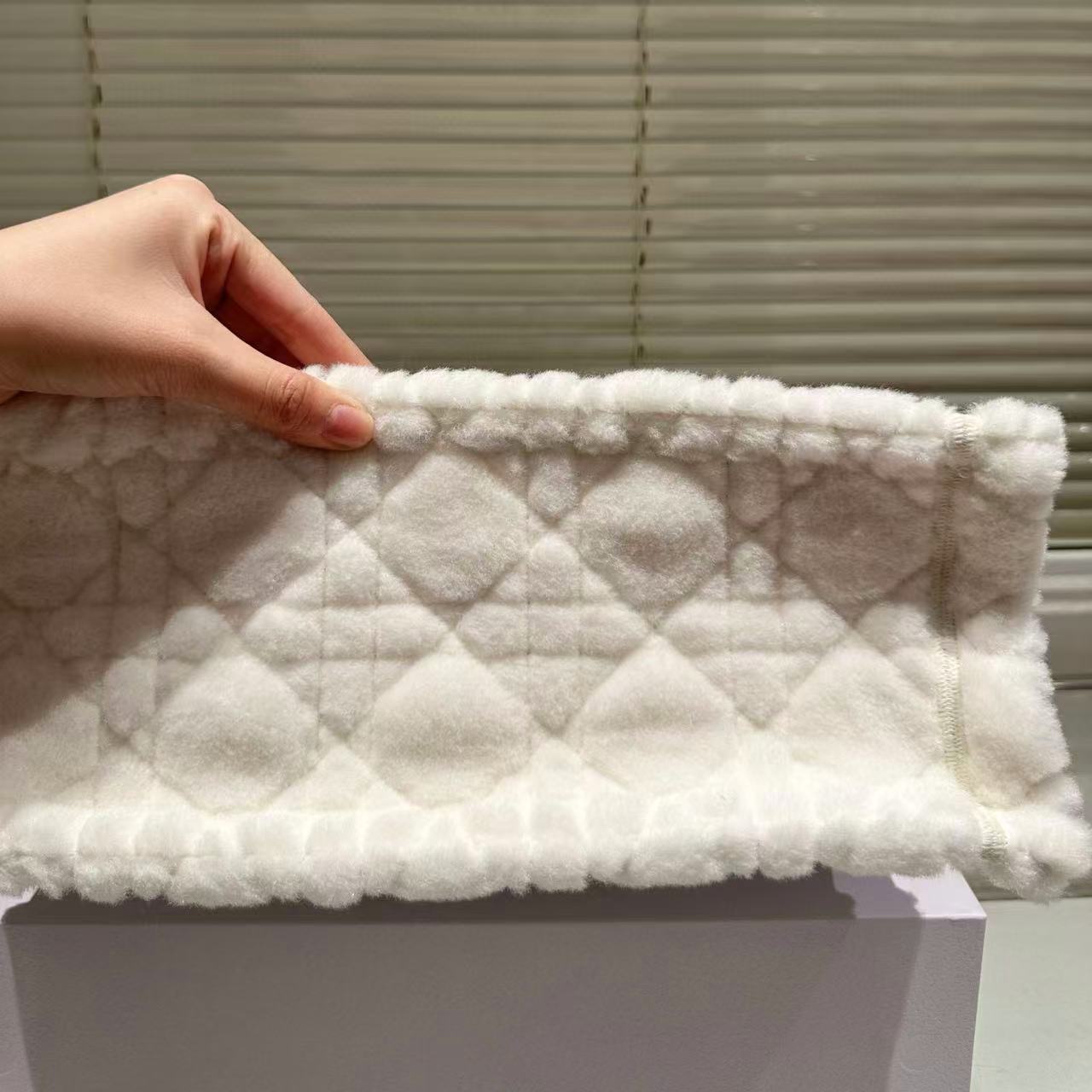 DIOR ラムウール ショッピングバッグ【50％割引+送料無料】