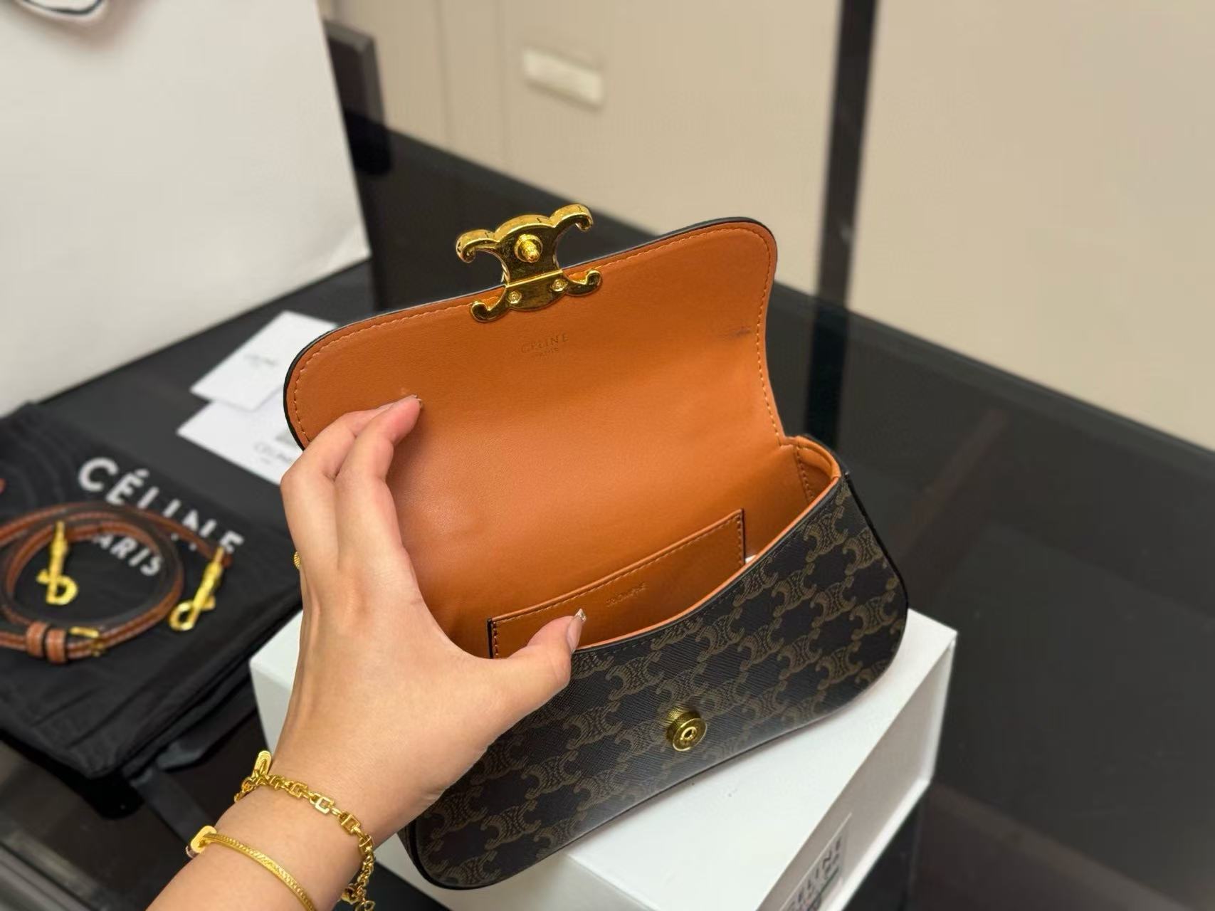 CEL1NE 凱旋門アンダーアームバッグ【50％割引+送料無料】