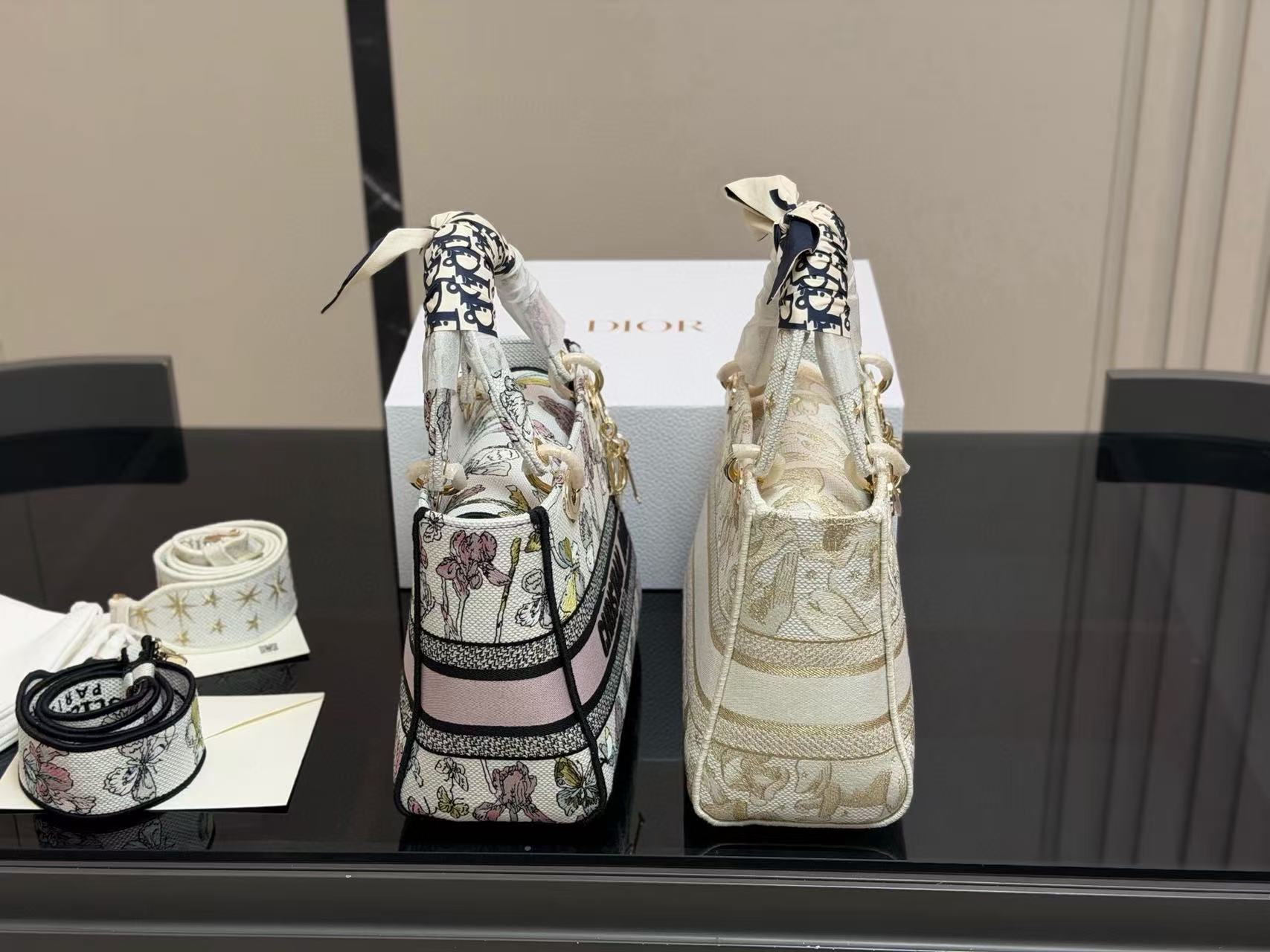 DIOR 刺繍プリント ハンドバッグ【50％割引+送料無料】