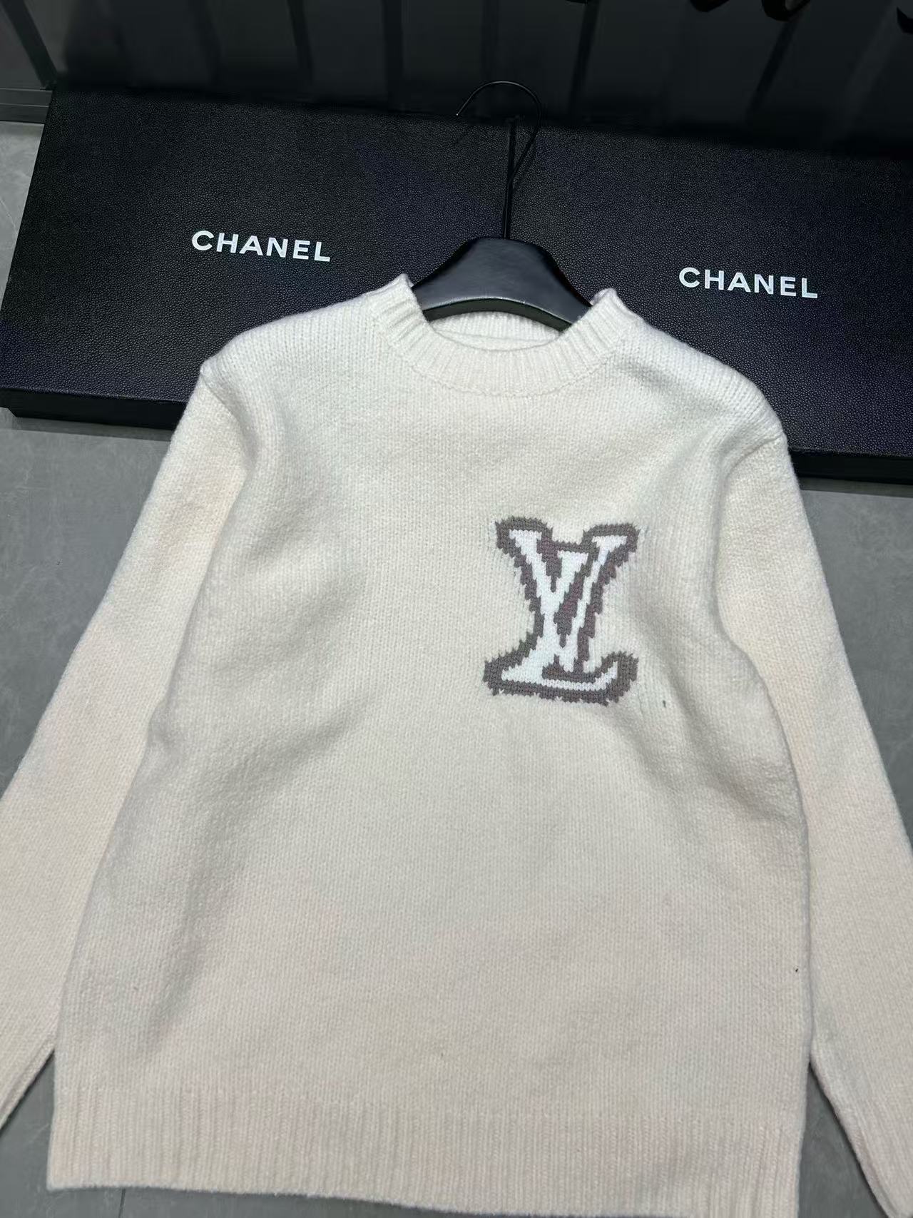 LVミニマリストロゴルーズセーター【50％割引+送料無料】