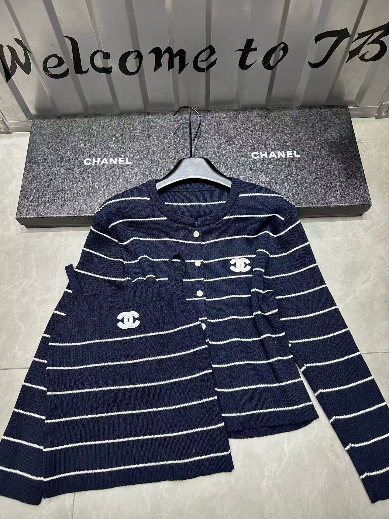 CHANE1 ウールベスト+カーディガン ツーピースセット【50％割引+送料無料】