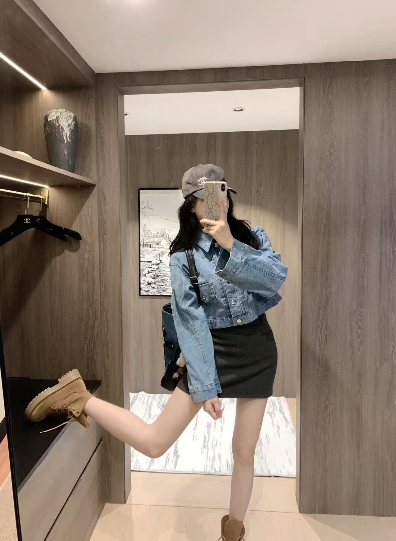 CEL1NE背中に文字が入ったデニムジャケット【50％割引+送料無料】