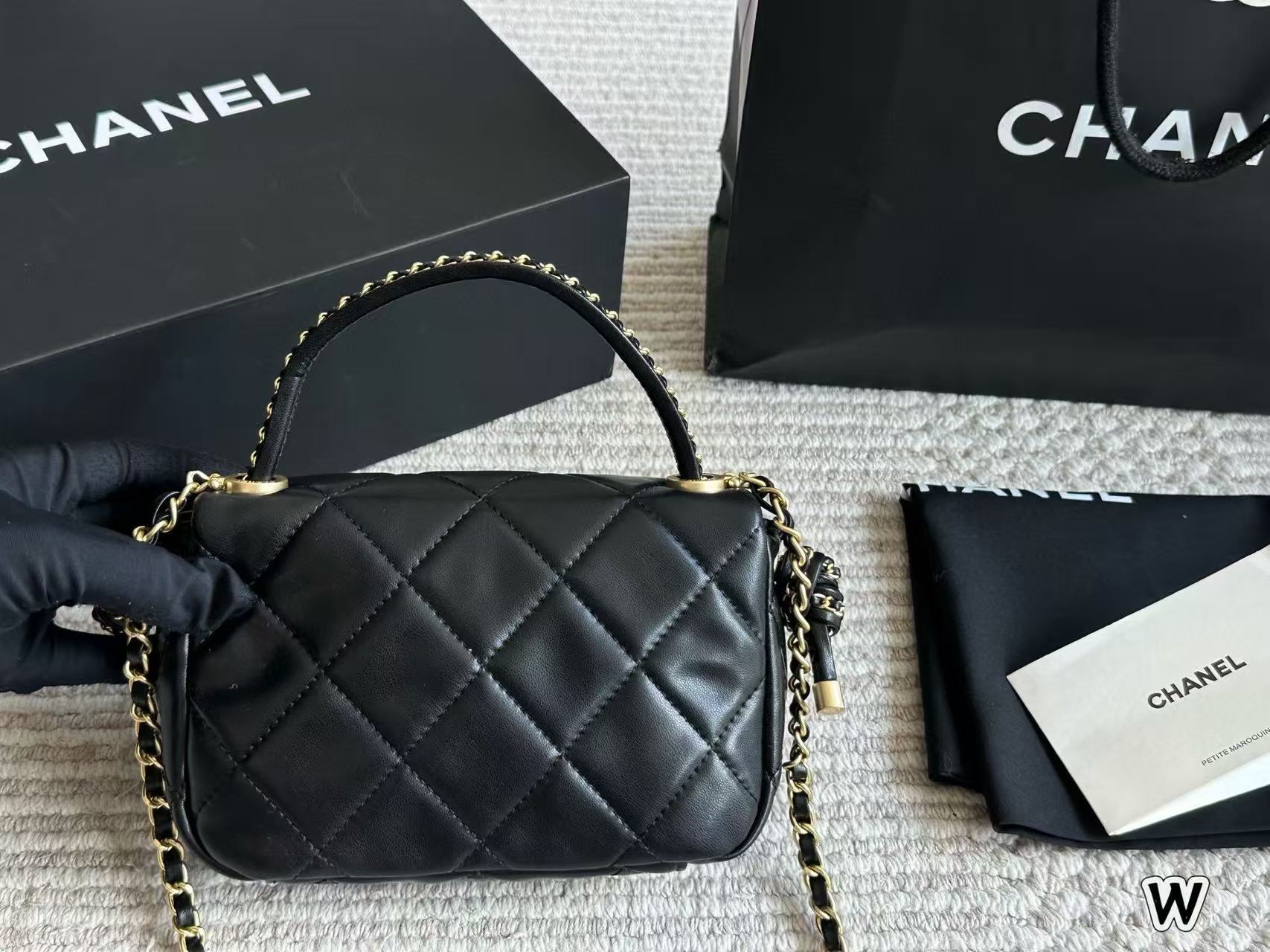 CHANE1ダブルCチェーンラムスキンハンドバッグ【50％割引+送料無料】