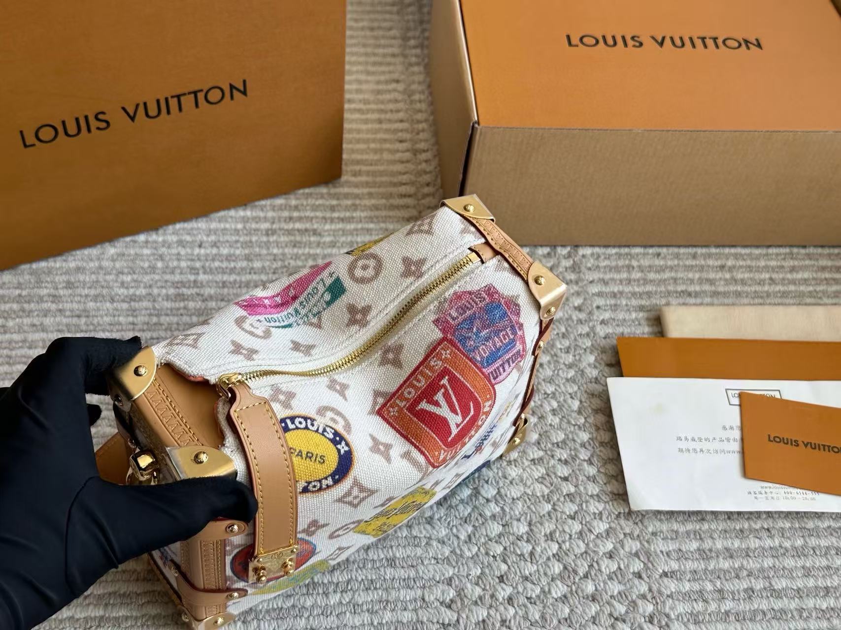 LVプリントのアンダーアームバッグ【50％割引+送料無料】