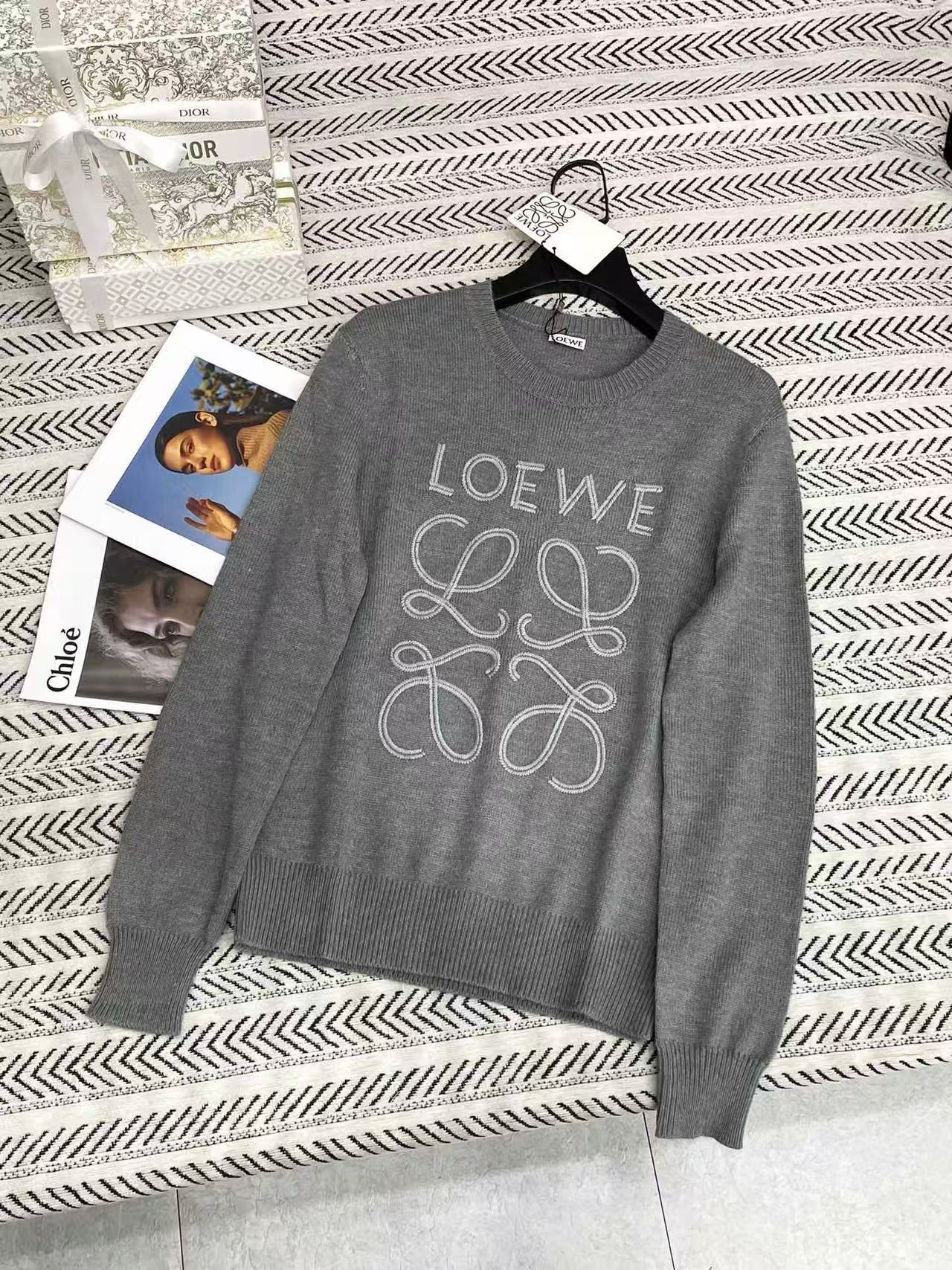 L0WEW 刺繍レターセーター【50％割引+送料無料】