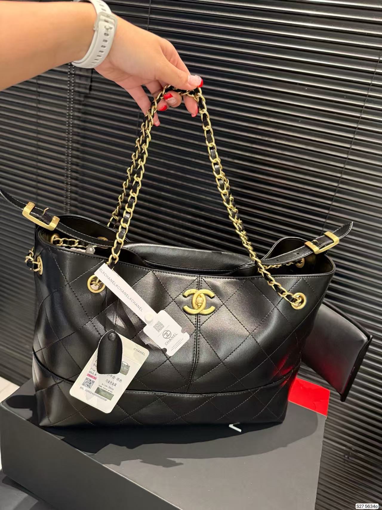 CHANE1レザーチェーンバッグ【50％割引+送料無料】