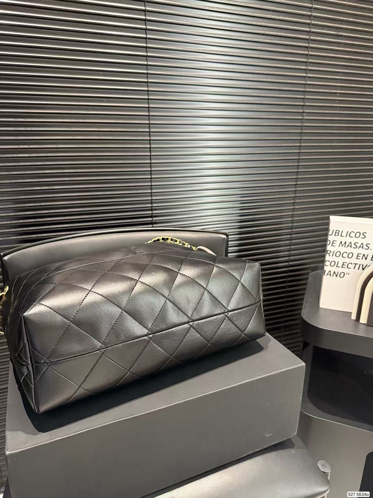 CHANE1レザーチェーンバッグ【50％割引+送料無料】