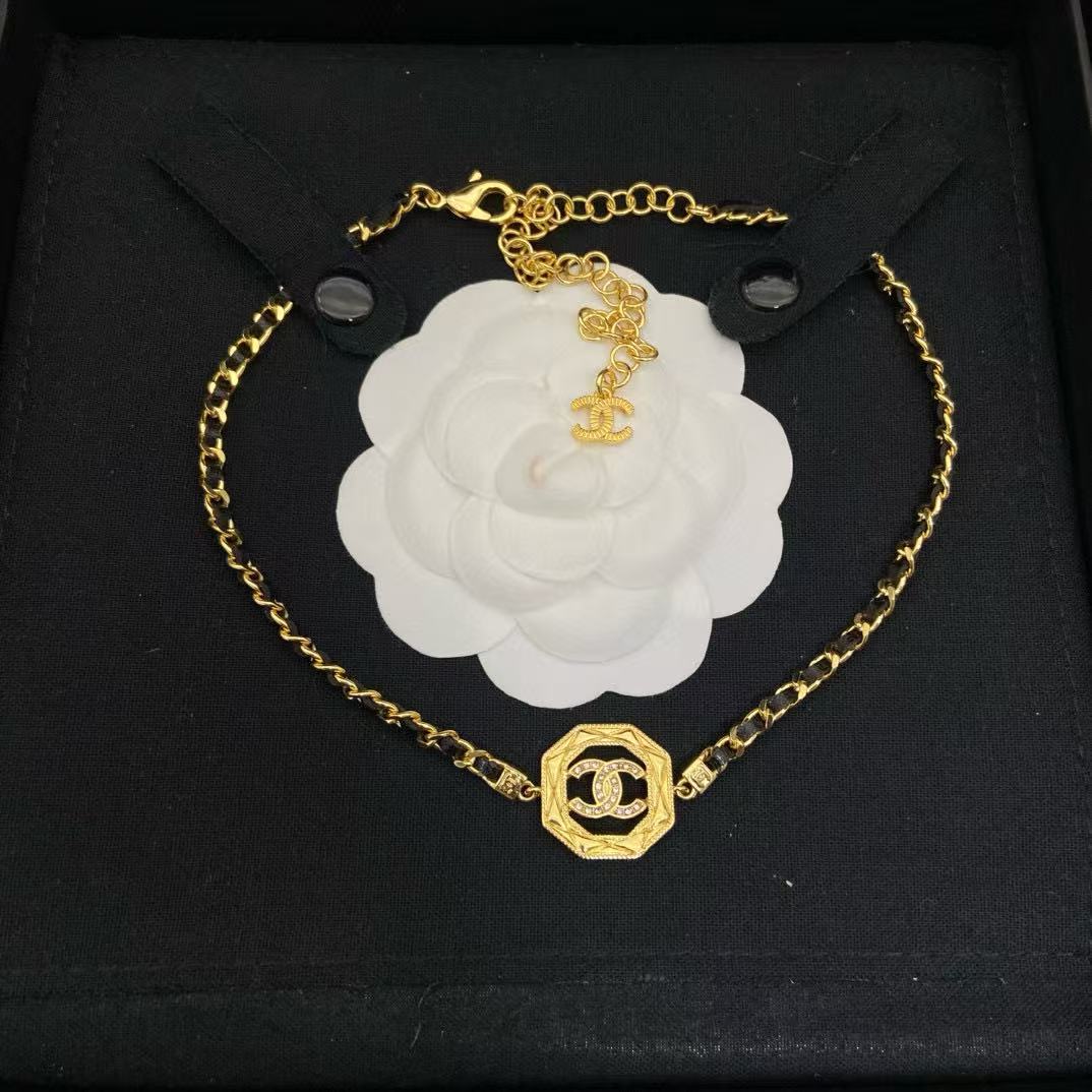 CHANE1レザーダブルCダイヤモンドネックレス【50％割引+送料無料】