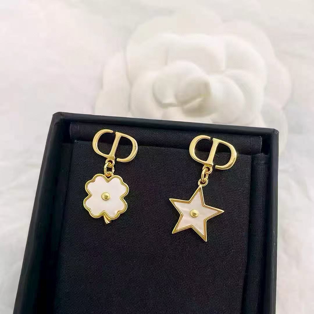 DIOR 五芒星 CD 四つ葉のクローバー イヤリング【50％割引+送料無料】