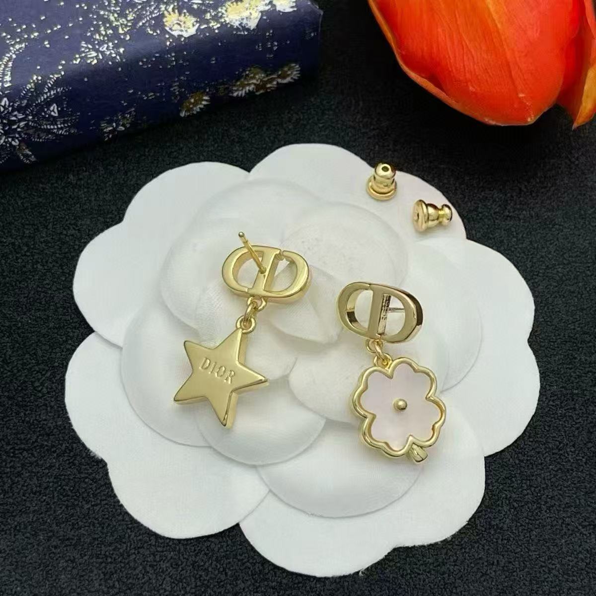 DIOR 五芒星 CD 四つ葉のクローバー イヤリング【50％割引+送料無料】