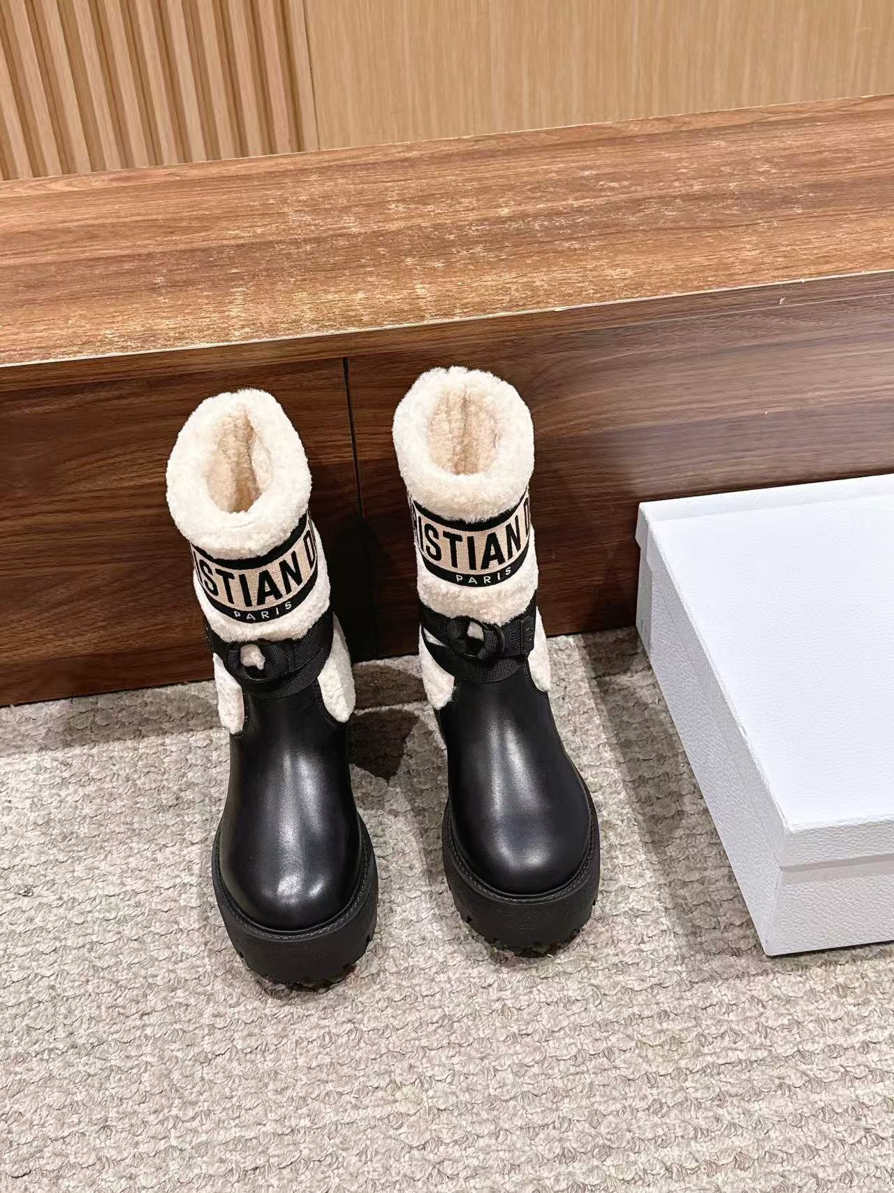 DIOR 高品質ウール レターアンクルブーツ【50％割引+送料無料】